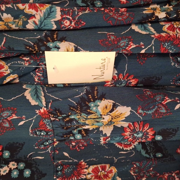 Nurture by Westbound 100% Rayon Floral Vneck Long Sleeve Blouse.  NWT Size 2X - Picture 7 of 12